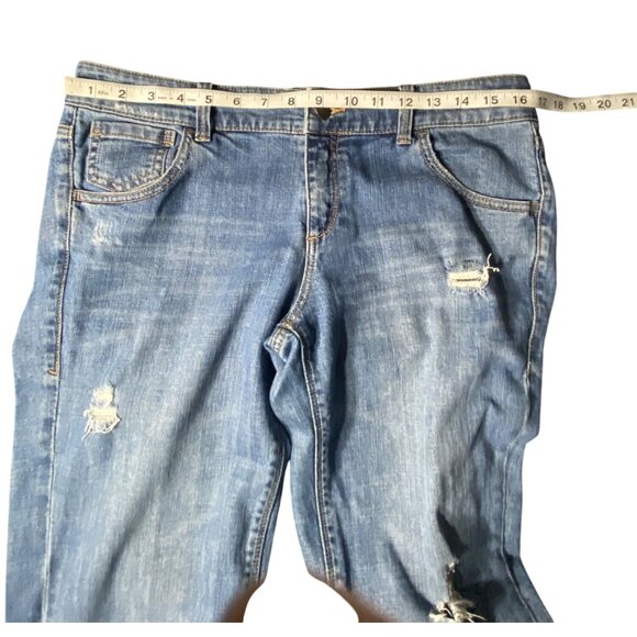 New York & Company Low Rise Slim Fit Distressed Blue Jeans Size 8 - Picture 3 of 15
